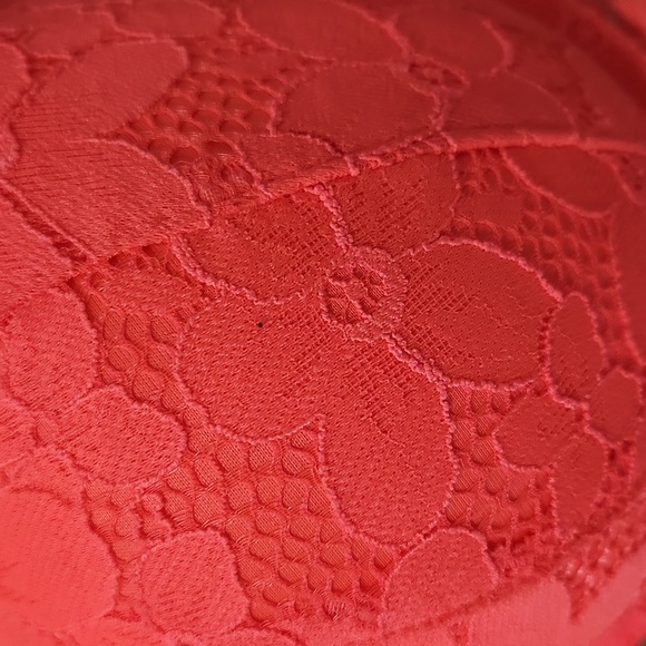 Victoria's Secret Pink Bra with Molded Cups and Smooth Finish - Picture 8 of 8